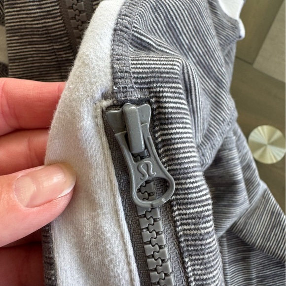 Lululemon 🍋 Define Blue Stripe Jacket - Picture 10 of 10